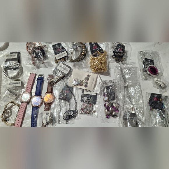 Huge Jewelry Bundle! 20+ Pieces! New In Package - Picture 2 of 2